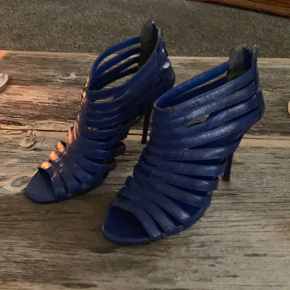 Pumps - Picture 3 of 3